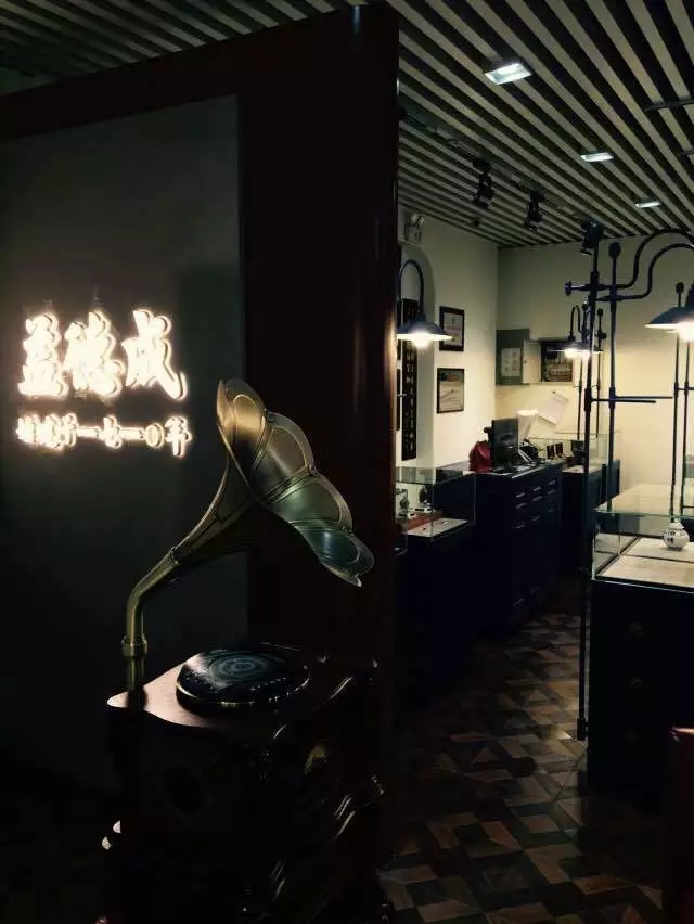 1506241073774816.jpg 640.webp (8).jpg