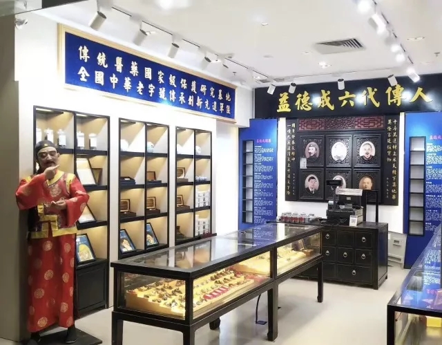 1527752819279188.jpg 640.webp (3).jpg