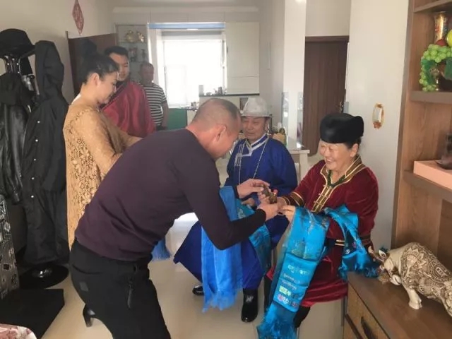 1533627503427050.jpg 640.webp (5).jpg